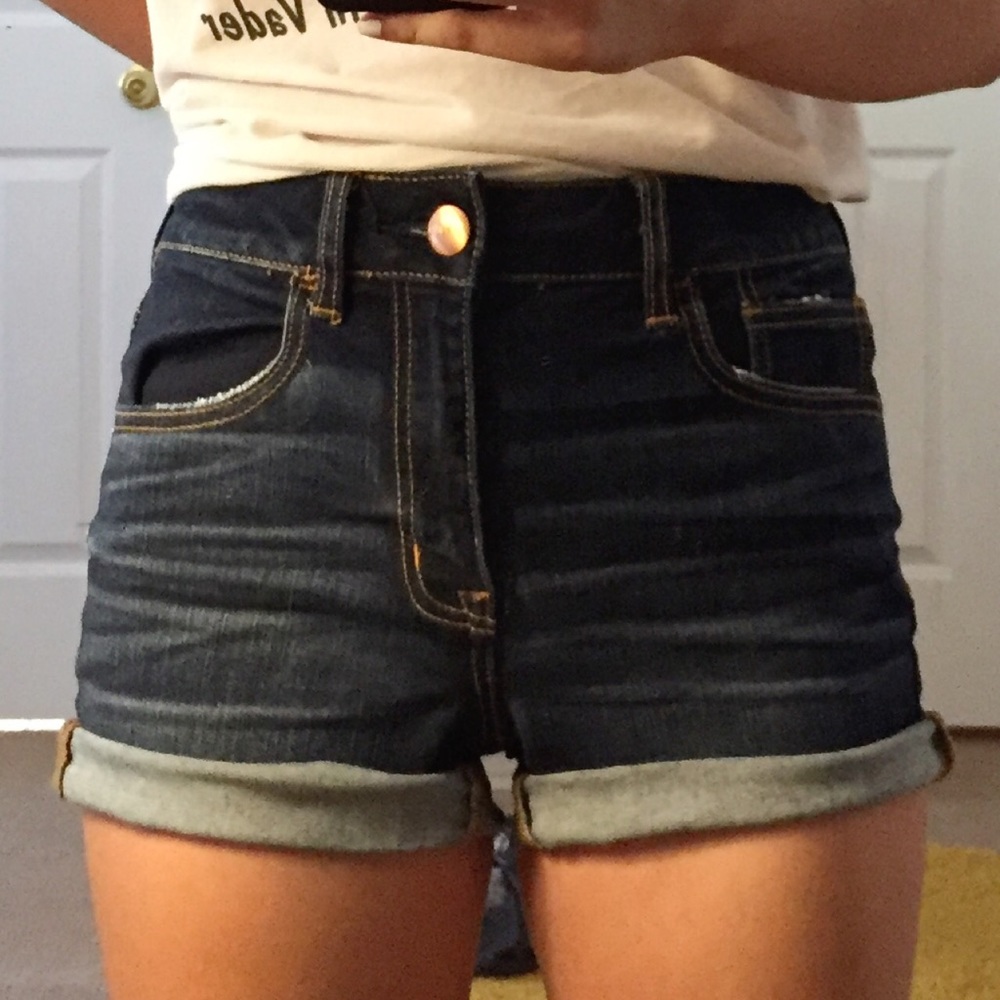 AE Dark Wash High Waisted Denim Shorts in Size 4